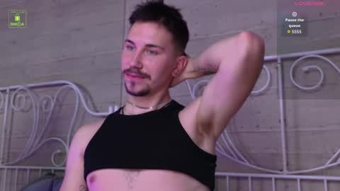 Snapshot of iskellaevans chatting on November 15, 3:52 pm Iskella online show from November 15, 3:52 pm