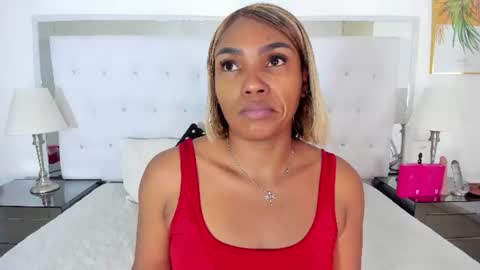Snapshot of isla_scott chatting on July 12, 11:34 am Vanessa online show from July 12, 11:34 am