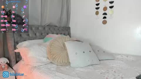 Isla Blue online show from August 5, 11:39 pm