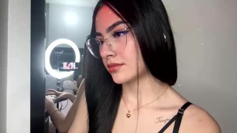 Cute Isla  online show from October 24, 3:25 am