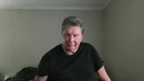 island625103 online show from March 15, 7:31 pm