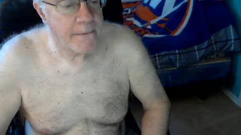 islesman22 online show from June 21, 11:13 am