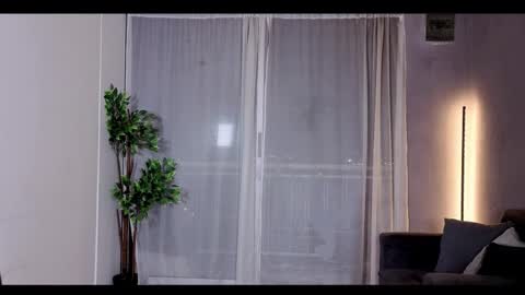 Snapshot of isnotforeveryone chatting on October 14, 1:28 am Julyane online show from October 14, 1:28 am