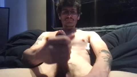 isocialmedia online show from October 25, 8:55 am