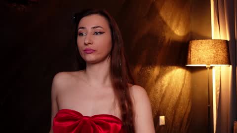 Snapshot of isoldebliss chatting on February 3, 11:42 am IsoldeBliss online show from February 3, 11:42 am