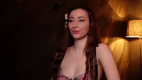 Snapshot of isoldebliss chatting on February 5, 1:33 pm IsoldeBliss online show from February 5, 1:33 pm