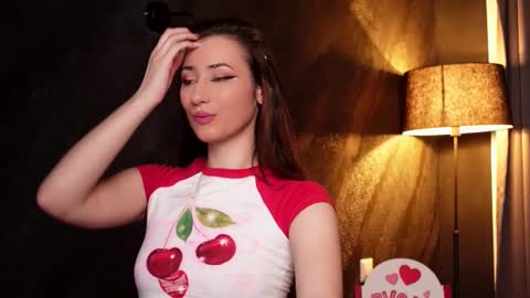 Snapshot of isoldebliss chatting on February 18, 8:16 am IsoldeBliss online show from February 18, 8:16 am