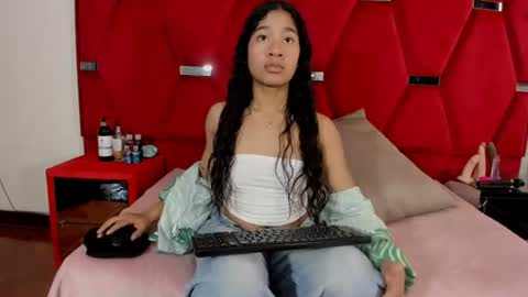 Snapshot of issa_blue chatting on July 2, 6:47 pm issa_blue online show from July 2, 6:47 pm
