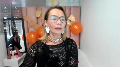 ISSA MILF online show from March 24, 2:11 pm
