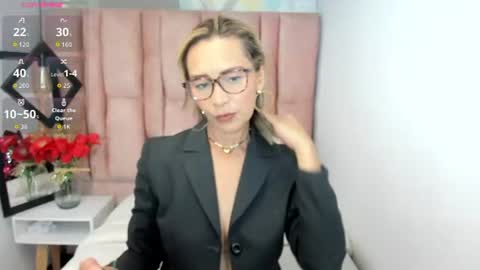 Snapshot of issa_milf__ chatting on June 11, 1:20 pm ISSA MILF online show from June 11, 1:20 pm