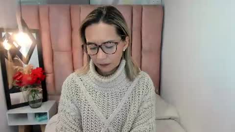 ISSA MILF online show from July 23, 2:37 pm