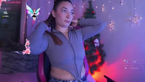 ISSA  online show from December 4, 7:44 pm