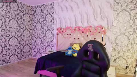 Issa online show from March 14, 3:23 am