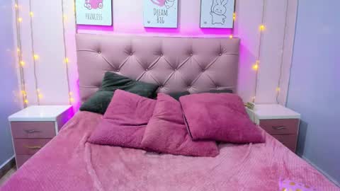 Issa  online show from November 5, 3:17 am