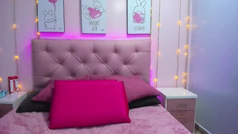 Issa  online show from November 6, 3:07 am