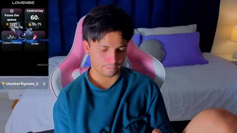 Snapshot of issac_james chatting on May 28, 6:00 am Issac online show from May 28, 6:00 am