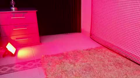 Issafoxx online show from March 17, 12:30 pm