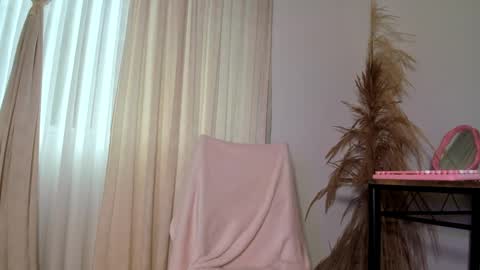 Snapshot of issagodiva chatting on September 15, 1:11 pm . . . . online show from September 15, 1:11 pm