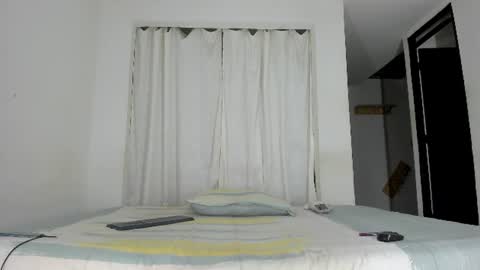 Snapshot of issalovexxx chatting on June 11, 8:01 am Isabella online show from June 11, 8:01 am