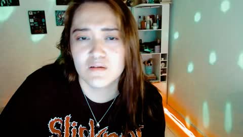 Yiz online show from December 14, 6:56 am