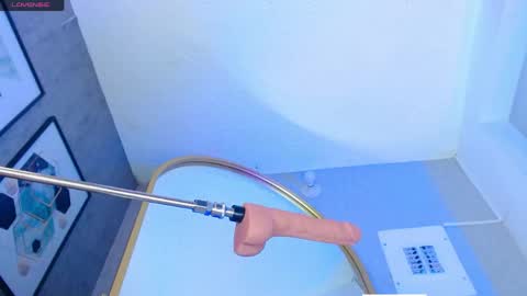 Snapshot of issys_lam chatting on May 22, 12:00 pm issys online show from May 22, 12:00 pm