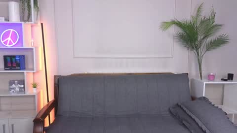 Snapshot of istairee chatting on January 17, 12:42 pm Maks online show from January 17, 12:42 pm