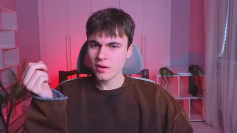 Snapshot of istairee chatting on February 1, 10:15 am Maks online show from February 1, 10:15 am