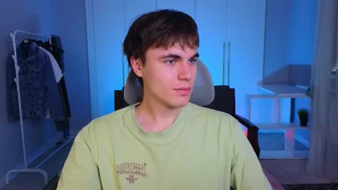 Snapshot of istairee chatting on February 17, 10:40 am Maks online show from February 17, 10:40 am