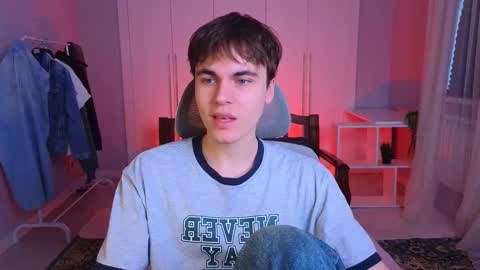 Snapshot of istairee chatting on February 26, 9:42 am Maks online show from February 26, 9:42 am