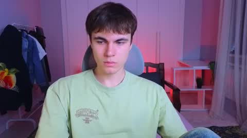 Snapshot of istairee chatting on February 28, 10:20 am Maks online show from February 28, 10:20 am