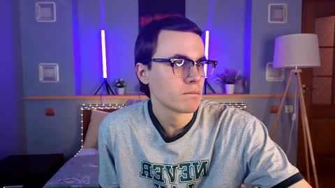 Snapshot of istairee chatting on March 22, 8:51 am Maks online show from March 22, 8:51 am