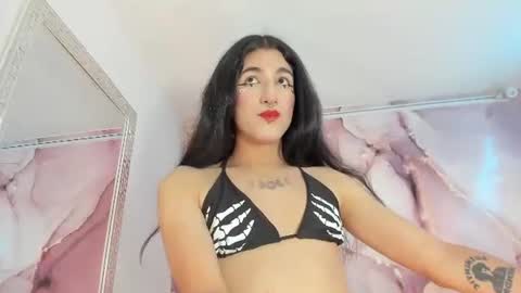 Snapshot of istina_uwu chatting on June 13, 9:13 pm istina_uwu online show from June 13, 9:13 pm