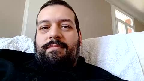 Snapshot of italianbigboy932 chatting on April 2, 9:18 am italianbigboy932 online show from April 2, 9:18 am