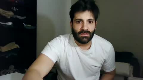 Snapshot of italianboybcn chatting on January 11, 8:11 am italianboybcn online show from January 11, 8:11 am