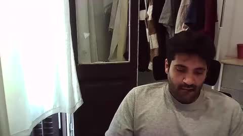 italianboybcn online show from November 5, 8:25 am