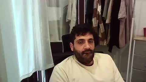 italianboybcn online show from November 14, 8:46 am