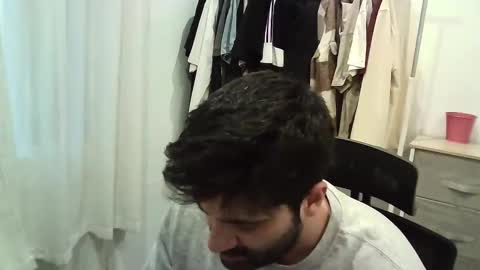 italianboybcn online show from November 29, 8:28 am