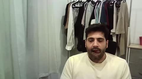 Snapshot of italianboybcn chatting on January 14, 6:52 am italianboybcn online show from January 14, 6:52 am