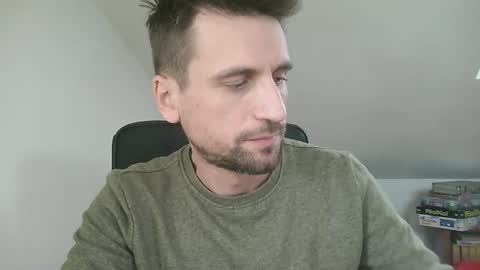 Snapshot of italiano116116 chatting on February 16, 12:21 pm italiano116116 online show from February 16, 12:21 pm