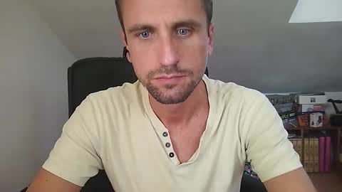 Snapshot of italiano116116 chatting on September 17, 8:27 am italiano116116 online show from September 17, 8:27 am