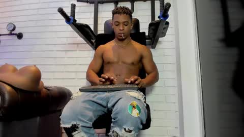 Italo Moore online show from October 26, 1:50 pm