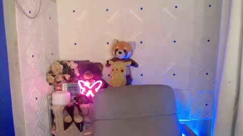 Snapshot of itgirl_cathy chatting on February 25, 12:03 am CathCathy online show from February 25, 12:03 am