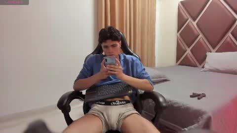 Snapshot of ithan_hot chatting on July 12, 4:36 am ithan_hot online show from July 12, 4:36 am