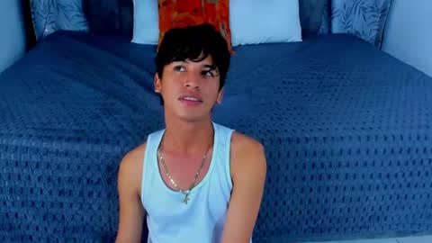 Snapshot of ithan_kingtwin chatting on June 12, 8:30 pm ithan_kingtwin online show from June 12, 8:30 pm