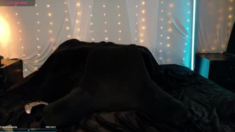 Snapshot of its_allixo chatting on May 28, 6:05 pm Alli online show from May 28, 6:05 pm