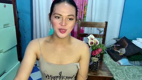 Snapshot of its_asiandave chatting on February 5, 6:59 pm DAVE online show from February 5, 6:59 pm