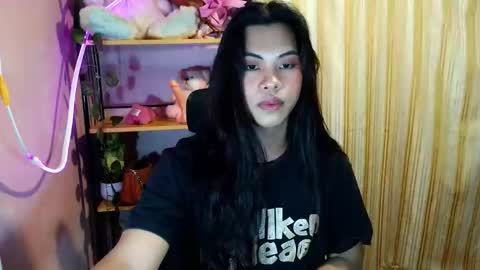 Snapshot of its_chloe20 chatting on June 10, 1:21 pm its_chloe20 online show from June 10, 1:21 pm