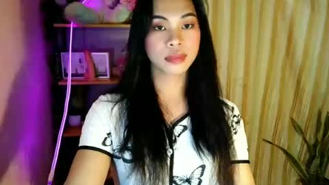 Snapshot of its_chloe20 chatting on June 16, 1:58 pm its_chloe20 online show from June 16, 1:58 pm