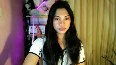 Snapshot of its_chloe20 chatting on June 17, 4:41 pm its_chloe20 online show from June 17, 4:41 pm