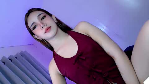 Snapshot of its_me_ezzie chatting on November 9, 12:53 am EZZIE online show from November 9, 12:53 am